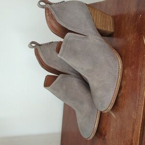 Jeffrey Campbell Rosalee 7.5 Boots  Cut Out Ankle Booties Suede Heel NWOT